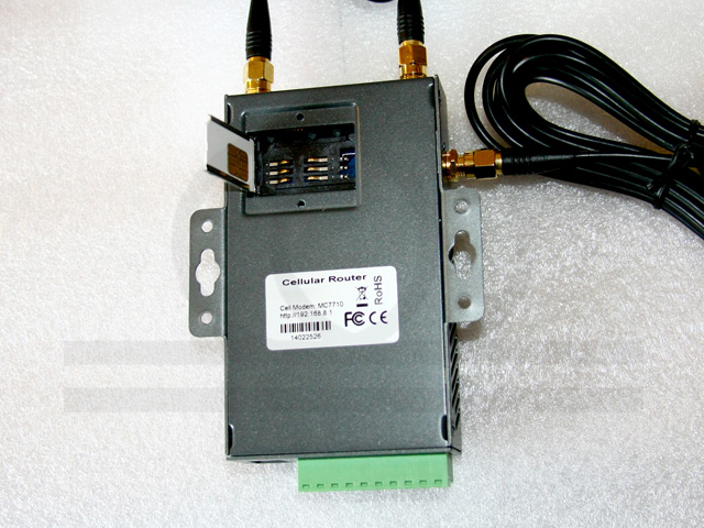 Pięciozakresowy router LTE , przemysłowy, model z Wifi oraz RS232 lub RS485, sposób montażu karty SIM