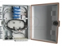 RF-FTTH803-TB - wnętrze z przykłądową instalacją przewodów światłowodowych i adapterów SC